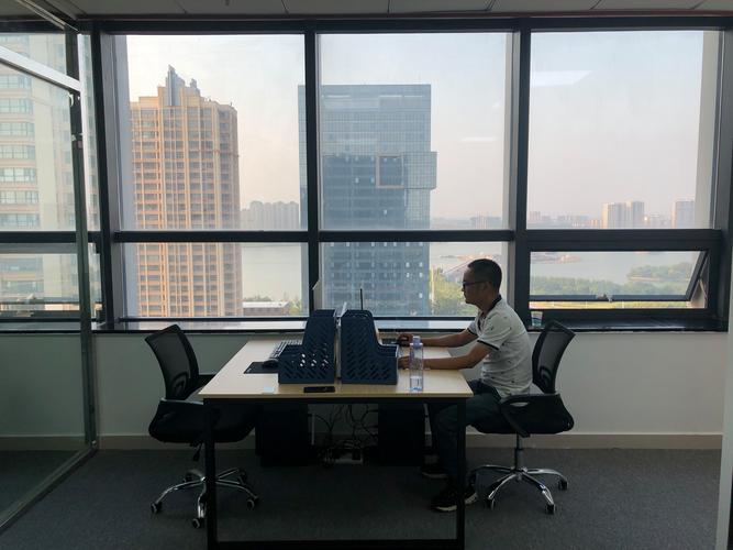 合規(guī)為本，服務(wù)為先 李文江企業(yè)信息咨詢的經(jīng)營(yíng)之道